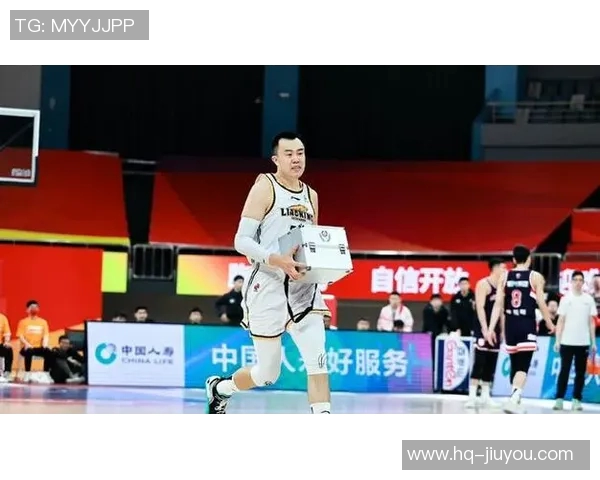 韩德君的篮球生涯回顾与成就分析:从青涩新星到CBA传奇巨星的蜕变之路