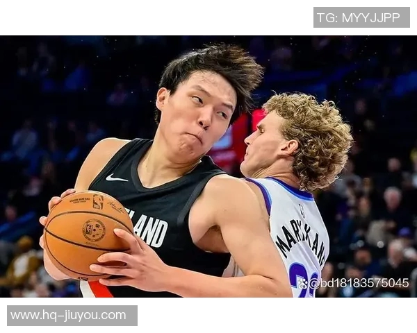男明星在篮球赛中情绪失控泪洒赛场引发粉丝热议 男明星在篮球赛中情绪失控泪洒赛场引发粉丝热议